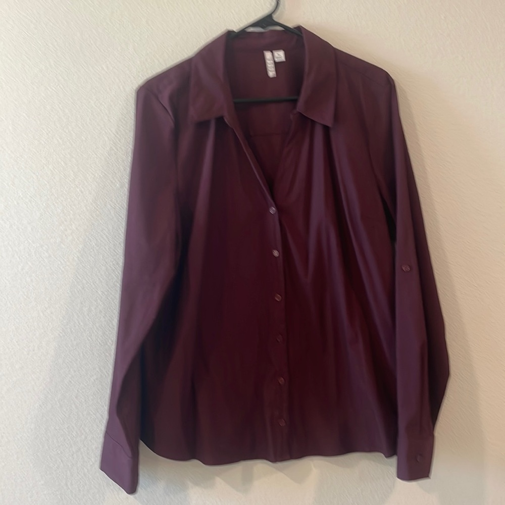 ELLE size extra large button down burgundy blouse - like new condition